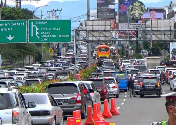 Kawasan Puncak dan Tempat Wisata di Bogor Padat Dipenuhi Wisatawan