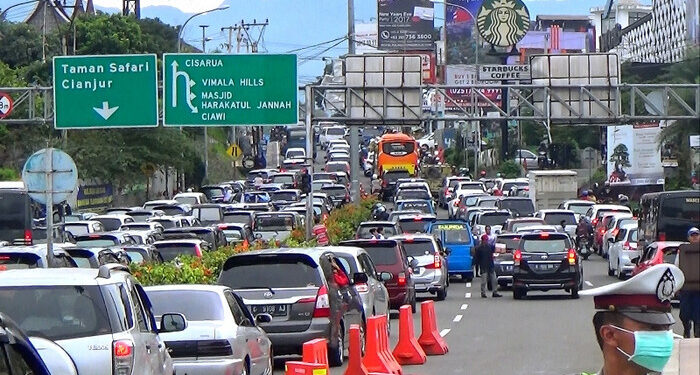 Kawasan Puncak dan Tempat Wisata di Bogor Padat Dipenuhi Wisatawan