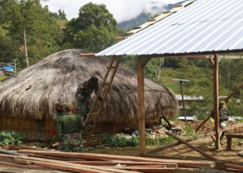 Rumah Milik Tokoh Agama di Papua Direnovasi Prajurit Letkol Renaldy