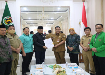 Dirjen Polpum Kemendagri Kembali Salurkan Bantuan Keuangan Parpol