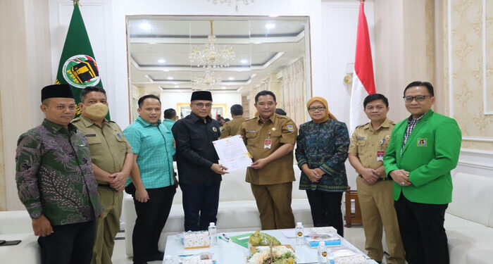 Dirjen Polpum Kemendagri Kembali Salurkan Bantuan Keuangan Parpol