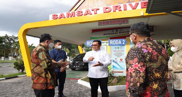 Dirjen Bina Keuda Kemendagri Tinjau Langsung Samsat Provinsi Riau di Pekanbaru