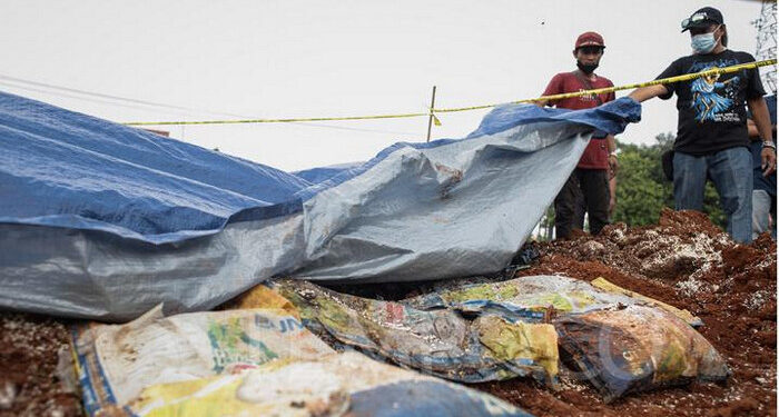 Terlalu, JNE Tak Salurkan Bansos Presiden, Tapi Malah Dipendam Selama Dua Tahun di Lahan Serap di Depok