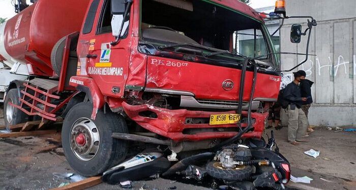 Kecelakaan Maut di Cibubur, 1O Orang Tewas, 5 Korban Luka Akibat Diseruduk Truk Tangki Pertamina