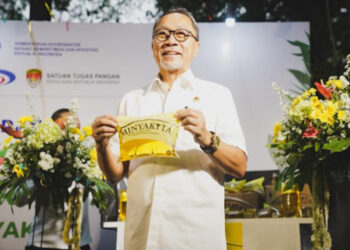 Janji Turunkan Harga Migor Lunas, Mendag Zulhas Luncurkan MINYAKITA Rp14 Ribu per Liter