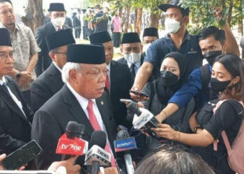 Menteri PUPR Pimpin Pemakaman Hermanto Dardak di TMP Kalibata