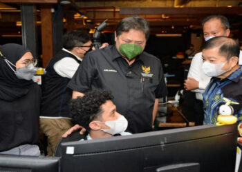 Menko Airlangga Bahas Data Center Bersama Singapura