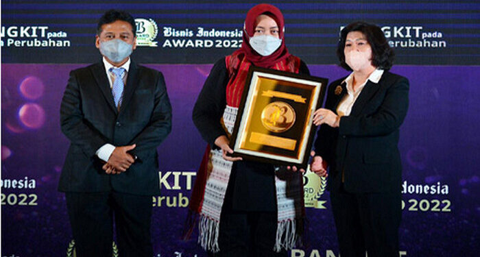XL Axiata Raih Bisnis Indonesia Award 2022 & Service Quality Award 2022