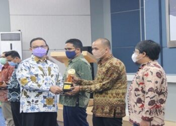 Anies Sampaikan Penghargaan Moehammad Hoesni Thamrin, Terima PWI Jaya Award