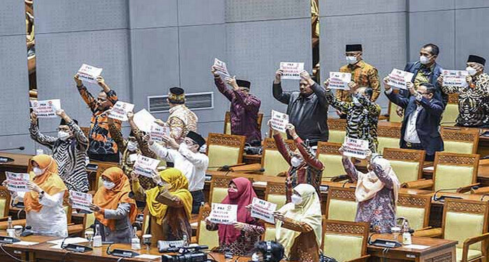 PKS Walk Out dari Rapat Paripurna DPR Tolak Kenaikan Harga BBM