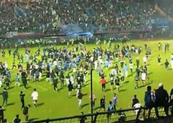 Sepak Bola Indonesia Berduka, 125 Suporter Aremania Tewas di Stadion Kanjuruhan