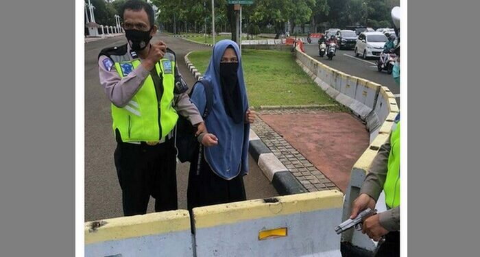 Perempuan Berpistol Berusaha Terobos Istana Mau Tembak Paspampres, Aksinya Digagalkan Polantas