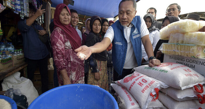 Tinjau Pasar Panyabungan, Mendag Zulkifli Hasan: Walau Jauh Dari Kota, Harga Bapok Terpantau Stabil