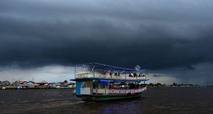 Hujan Lebat Berpeluang Mengguyur Sebagian Besar Wilayah Indonesia