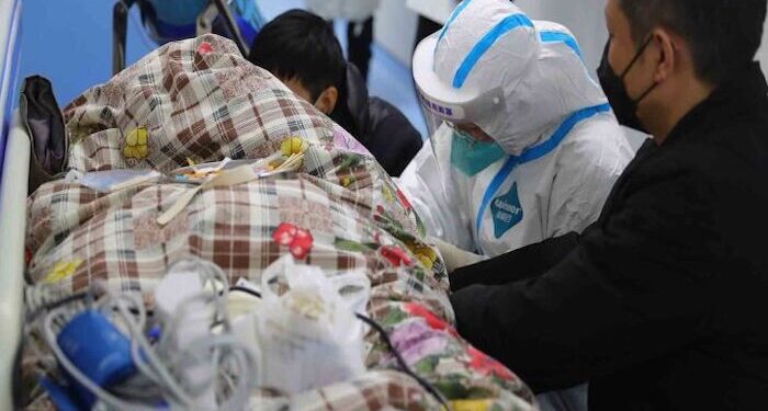 China Setop Publikasi Data COVID-19, Foto Bercak Putih Paru-paru Viral