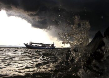 BMKG: Waspada Gelombang Tinggi Hingga Empat Meter