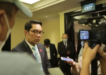 Gubernur Jabar Minta Warga Tenang Pasca Bom di Polsek Astana Anyar