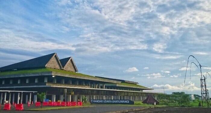 Kemenhub Pastikan Operasional Bandara di Sekitar Gunung Semeru Normal