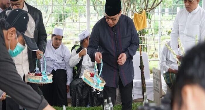 Pengurus DPP PDI Perjuangan Ziarah ke Makam Fatmawati