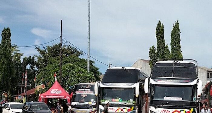 Pengelola Terminal Kalideres Periksa Kesehatan Sopir Jelang Natal