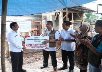 Kemendagri dan BNPP Serahkan Bantuan Dana untuk Korban Gempa Cianjur