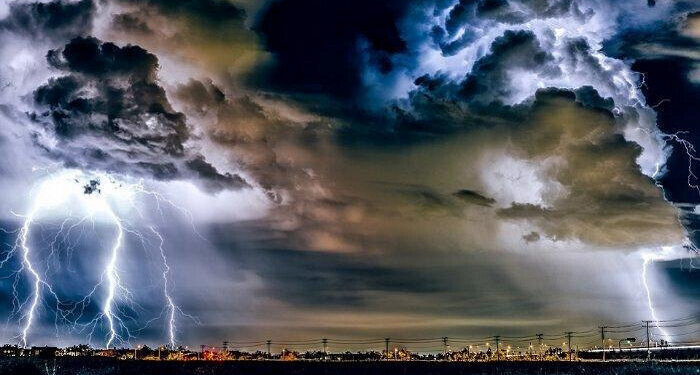 BMKG Peringatkan Warga Mengenai Potensi Cuaca Ekstrem Saat Nataru