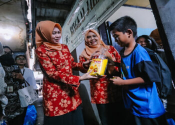 DWP Setjen DPD RI Salurkan Baksos Ke Sekolah Sosial Bingkai Jalanan