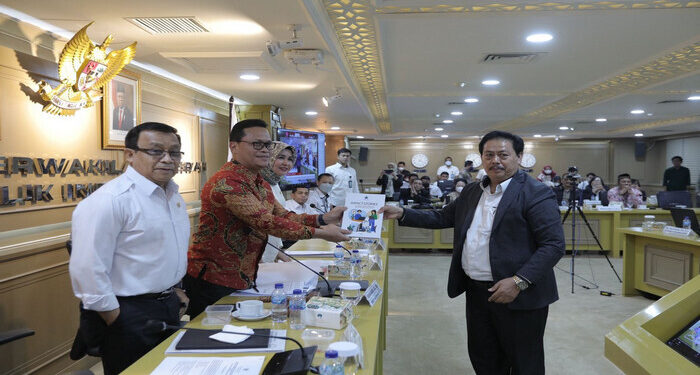 Rendahnya Literasi Masyarakat Indonesia Tanggung Jawab Seluruh Stakeholder