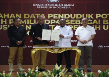 Kemendagri Serahkan DP4 untuk Pemilu 2024 ke KPU RI