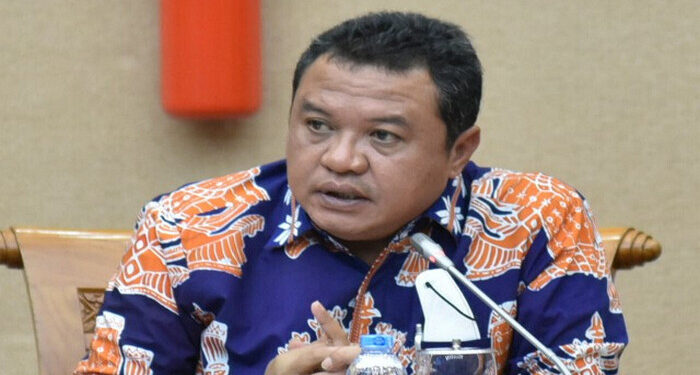 Lamhot Sinaga Soroti Kondisi Jalan Rusak di Desa Janjiraja dan Holbung, Samosir