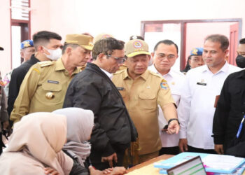 Menko Polhukam dan Mendagri Tinjau Pelayanan Adminduk ke Pulau Rondo dan Sabang, Serahkan Dokumen Kependudukan Sehari Jadi