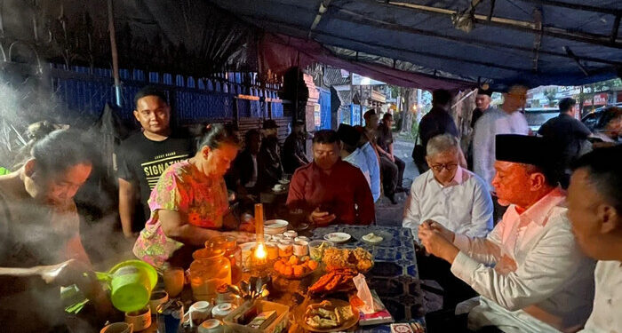 Saat Mendag Ngopi Santai Sambil Dengar Keluhan Pedagang di Ponorogo