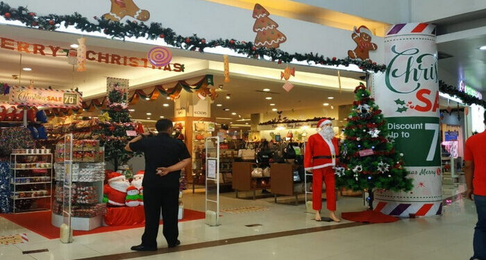 MUI Minta Kapolri Cegah Perusahaan dan Mall Paksa Karyawan Pakai Atribut Natal