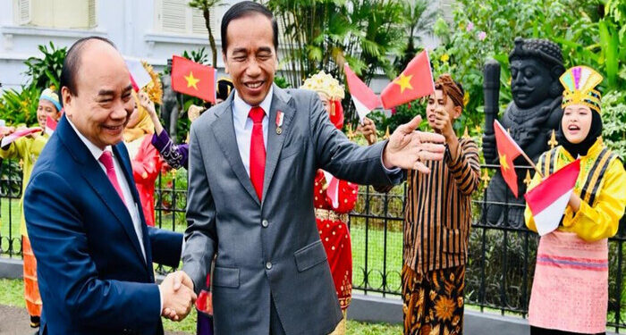 Jokowi dan Nguyen Bahas Upaya Peningkatan Kerja Sama Indonesia-Vietnam