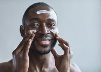 Kulit Pria Lebih Berminyak Dibanding Perempuan