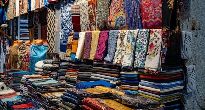 Tips Rawat Kain Batik Agar Warna dan Motifnya Tetap Cantik