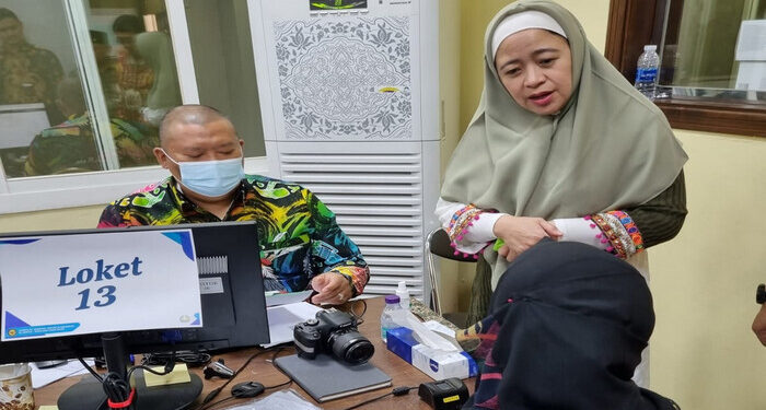 Tinjau Pelayanan Paspor WNI Overstay di Saudi, Puan: Negara Harus Lindungi Segenap Tumpah Darah RI