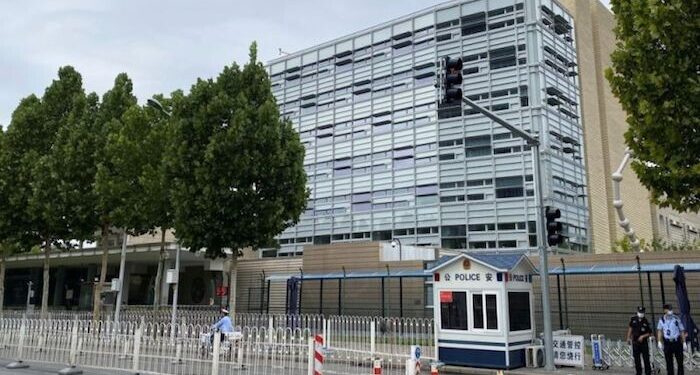 COVID-19 Melonjak di China, Kedubes AS Tunda Layanan Visa