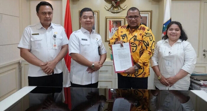 Kemendagri Serahkan Dokumen RKPD Tahun 2023 kepada DOB Papua Barat Daya