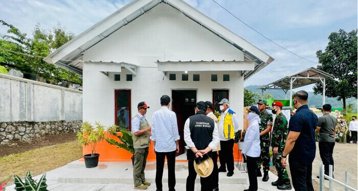 Presiden Jokowi Tinjau Rumah Contoh Tahan Gempa di Cianjur