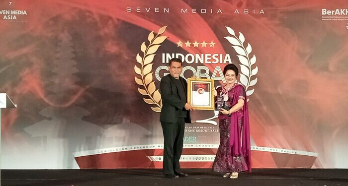 Senator Lily Amelia Salurapa, Anggota DPD Ri asakl Sulsel Raih Penghargaan The Best Inspirative Woman 2022