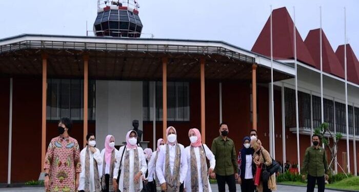 Ibu Negara Tinjau Industri Bakpia dalam Kunjungan Perdana 2023