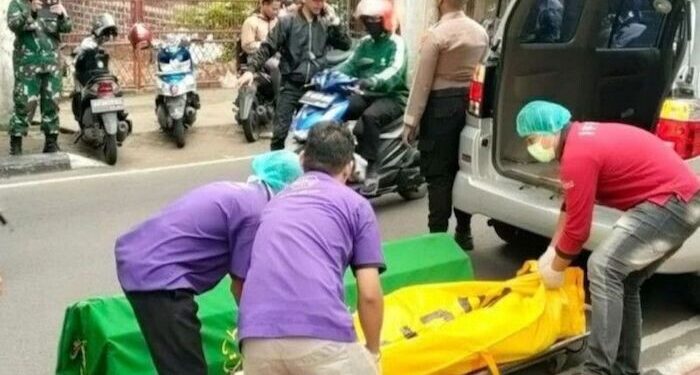 Warga Temukan Pria Tak Bernyawa di Saluran Air Pesanggrahan