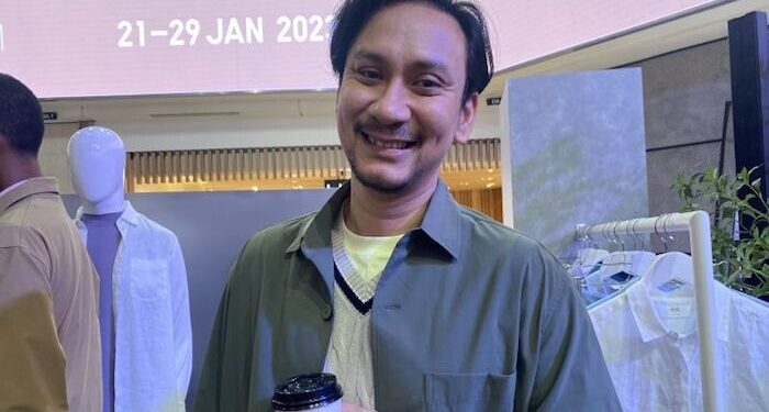 Rompi dan Celana Cargo Jadi “go to” Vincent Rompies