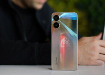 Realme Ungkap Persiapan Hadirkan “Smartphone” bertema Coca-Cola