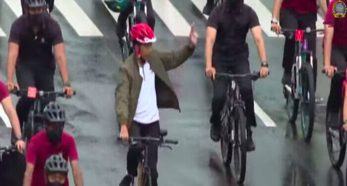 Jokowi Gowes ke Bundaran HI untuk “Kick off” Keketuaan RI di ASEAN