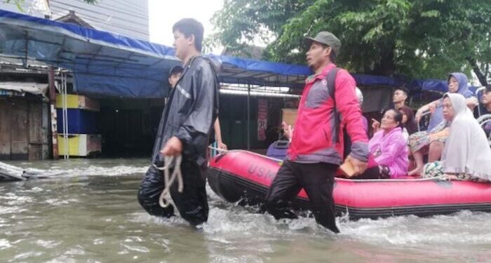 Banjir di Beberapa Wilayah Semarang Mulai Surut