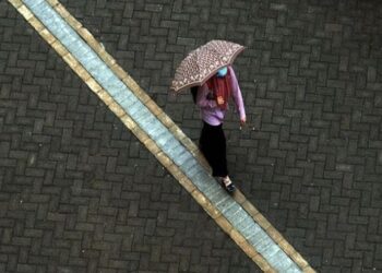 BMKG Prakirakan Kota-Kota di Indonesia Berawan Hingga Hujan Ringan