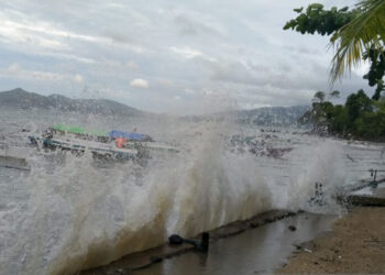 Warga Pesisir Diimbau Waspadai Gelombang Setinggi Hingga Empat Meter