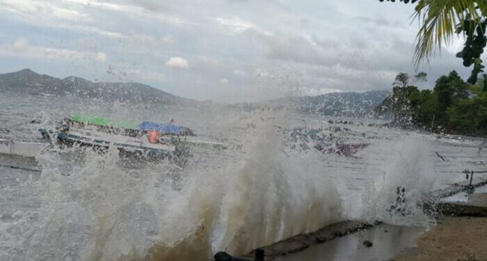 Warga Pesisir Diimbau Waspadai Gelombang Setinggi Hingga Empat Meter